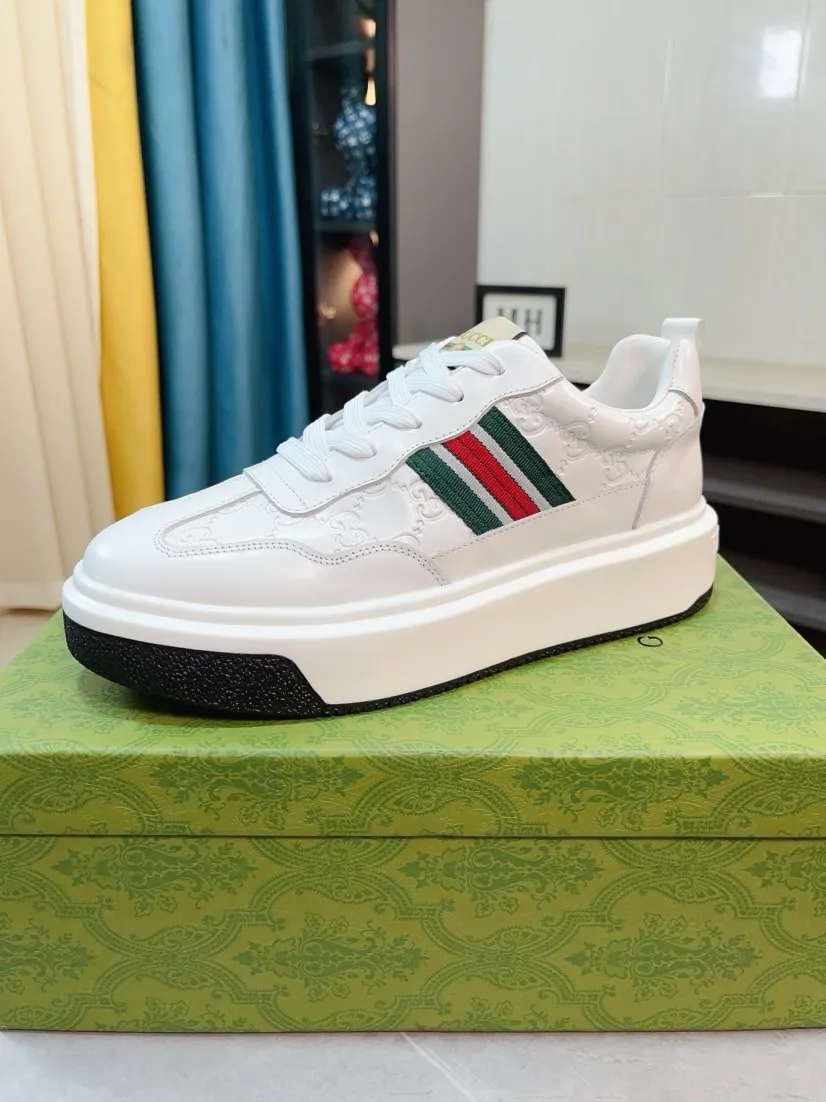 Men's shoes 💰458🌹🌹[GUCCI] Gucci's new lace-up casual men's shoes are on the market first, and the materials and workmanship are superior to all versions on the market. The highest quality shipped first-layer cowhide with imported original perforated materials➕Genuine leather lining, privately molded soft outsole, high foot comfort, imported special materials highlight the brand's unique charm, high-end customization 38-44